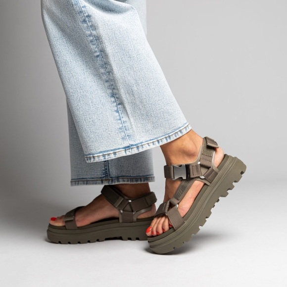 Palladium Pallacruise Strap Sandals In Dusky Green - Picture 2 of 7